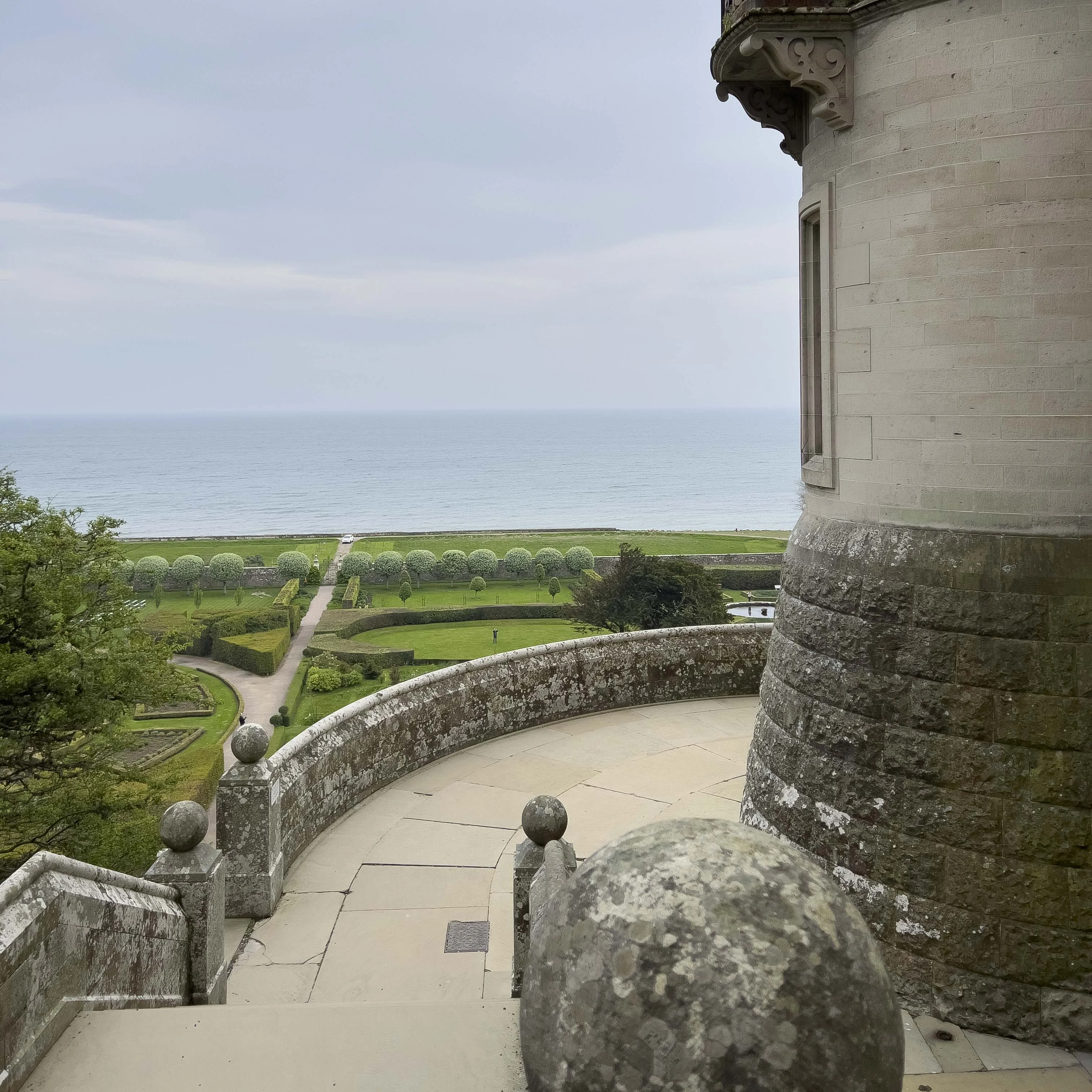 Castle grounds and gardens at Dunrobin